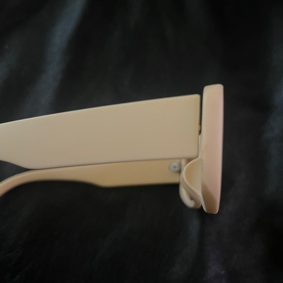 Retro Small Frame Sunglass - Cream - Picture 6 of 6